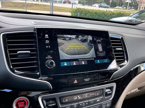 Used 2021 Honda Pilot Elite image 24