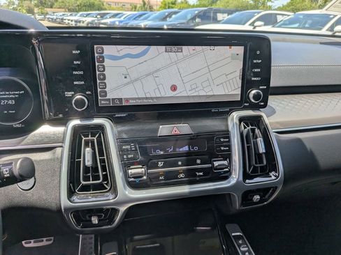 Certified 2023 Kia Sorento SX AWD/4WD image 26
