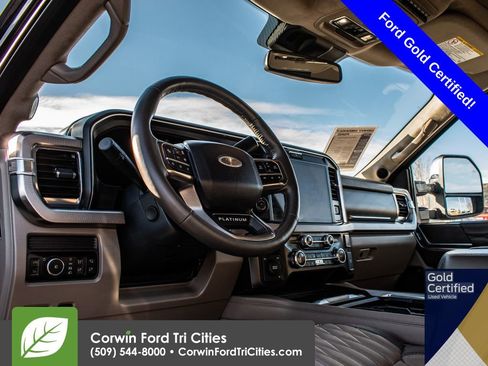 Used 2025 Ford F450 Platinum w/ Platinum Plus Package image 19