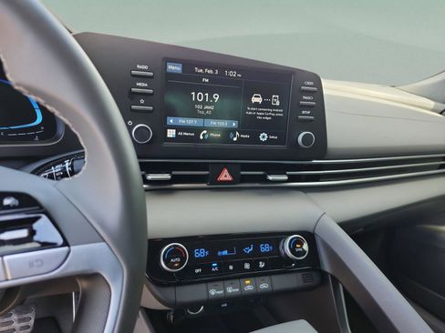 Certified 2025 Hyundai Elantra Sport image 12