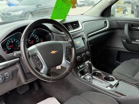 Used 2017 Chevrolet Traverse LT w/ Style and Technology Package AWD/4WD image 10