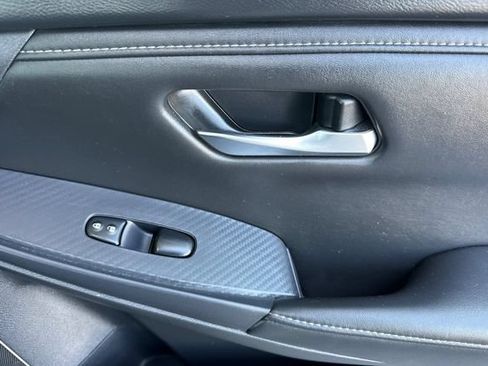 Used 2024 Nissan Sentra SV FWD image 18