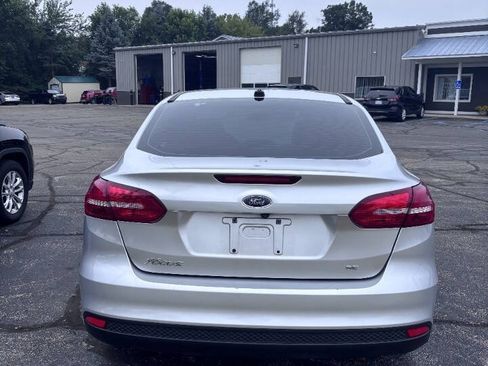 Used 2018 Ford Focus SE FWD image 11