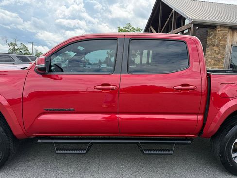 Used 2019 Toyota Tacoma TRD Sport w/ Technology Package RWD image 38