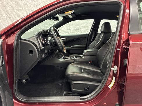 Used 2019 Dodge Charger SXT w/ Plus Group AWD/4WD image 12
