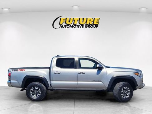 Used 2021 Toyota Tacoma TRD Off-Road AWD/4WD image 3