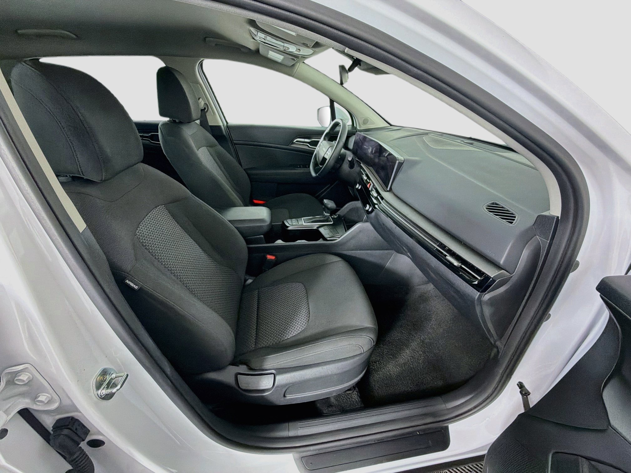 Used 2026 Kia Sportage LX FWD image 31