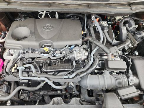 Used 2023 Toyota Sienna XLE FWD image 35
