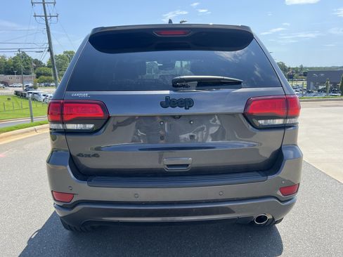 Used 2021 Jeep Grand Cherokee Laredo X AWD/4WD image 8