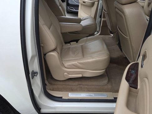 Used 2010 Cadillac Escalade ESV Luxury AWD/4WD image 40