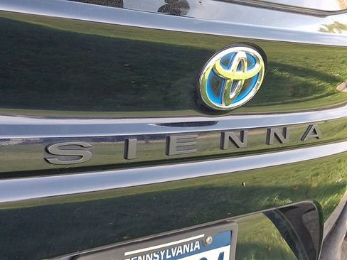 Certified 2022 Toyota Sienna XLE w/ XLE Plus Package image 4