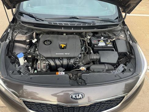Used 2017 Kia Forte LX FWD image 33