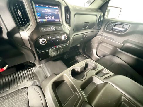 Used 2020 GMC Sierra 1500 2WD Crew Cab w/ Sierra Value Package image 23