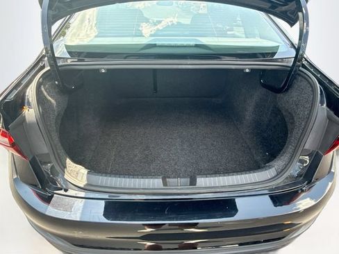 Used 2025 Volkswagen Jetta SE FWD image 30