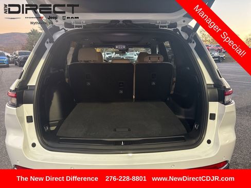 New 2025 Jeep Grand Cherokee Limited w/ Luxury Tech Group II image 31