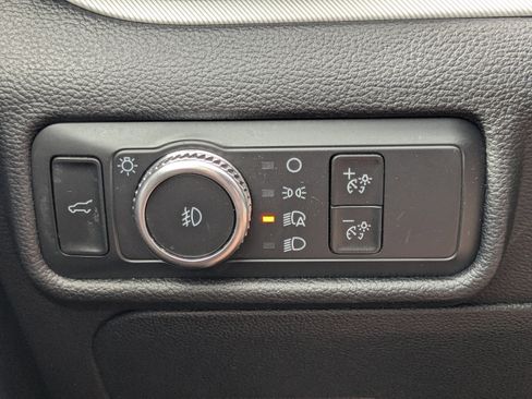 Used 2021 Ford Explorer XLT w/ Equipment Group 202A image 25