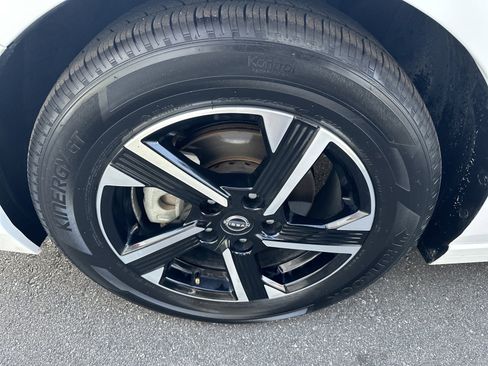 Used 2025 Nissan Sentra SV image 32