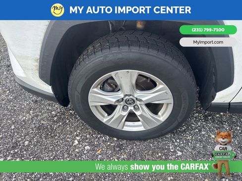 Used 2021 Toyota RAV4 XLE w/ Convenience Package image 6