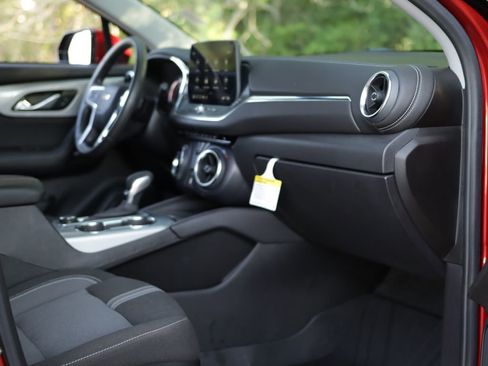 Used 2024 Chevrolet Blazer LT w/ Convenience Package FWD image 31