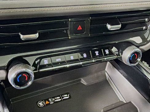 New 2026 Chevrolet Suburban High Country image 18