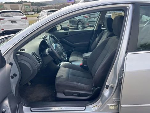 Used 2011 Nissan Altima 3.5 SR w/ Sport Pkg image 19