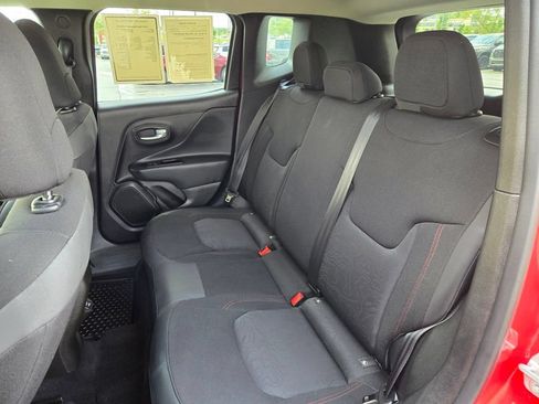 Used 2023 Jeep Renegade Trailhawk AWD/4WD image 28