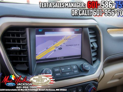 Used 2019 GMC Acadia Denali w/ Technology Package FWD image 18
