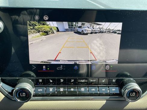 New 2025 GMC Canyon Denali w/ LPO, Denali Black Edition AWD/4WD image 15