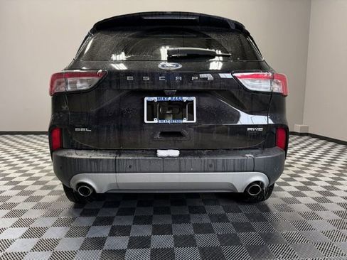Used 2022 Ford Escape SEL image 9