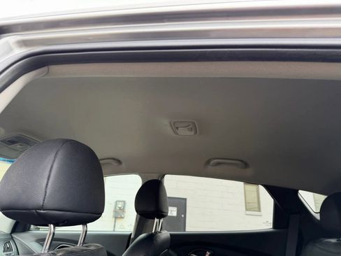 Used 2012 Hyundai Tucson GLS AWD/4WD image 8