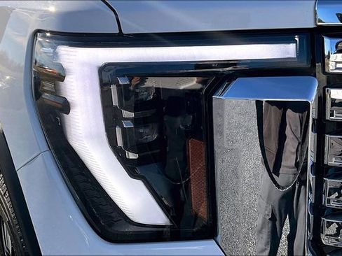 Used 2025 GMC Sierra 3500 Denali w/ Denali Reserve Package image 31