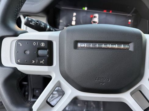 Used 2025 Land Rover Defender 110 S image 18