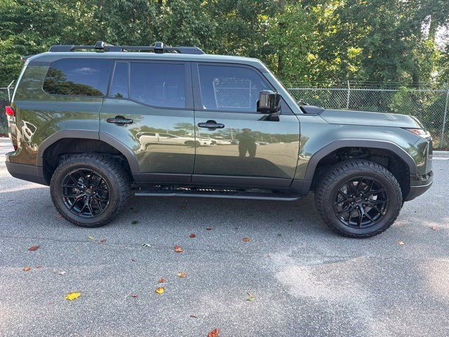 Used 2024 Lexus GX 550 AWD/4WD image 12