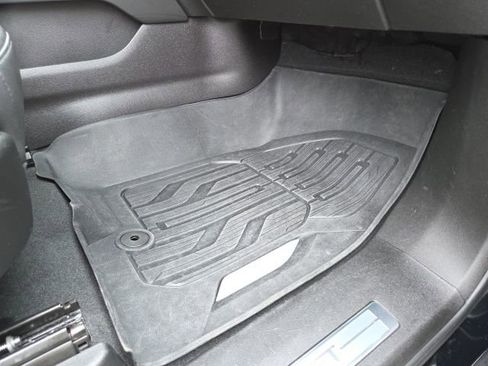 Used 2023 Chevrolet Suburban LT w/ Luxury Package image 41