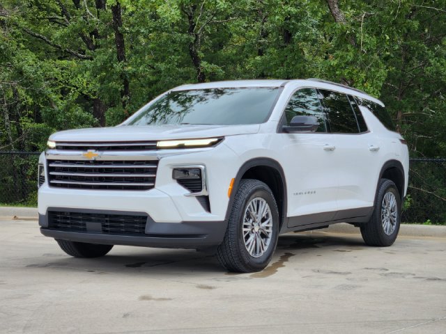 Used 2026 Chevrolet Traverse LT w/ Driver Confidence Package FWD image 4