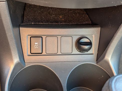 Used 2011 Toyota RAV4 4WD image 32