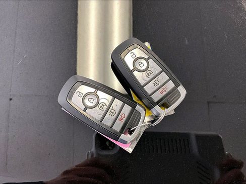 Certified 2022 Ford Explorer XLT w/ Equipment Group 202A image 9