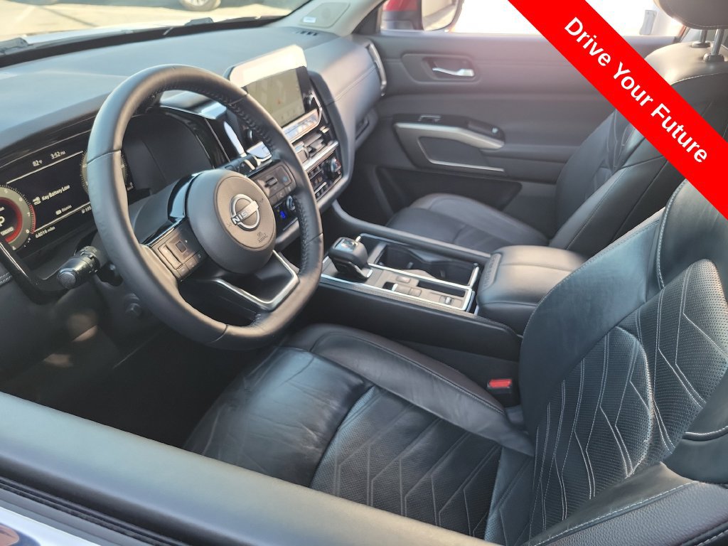 Used 2022 Nissan Pathfinder Platinum w/ Cargo Package FWD image 3