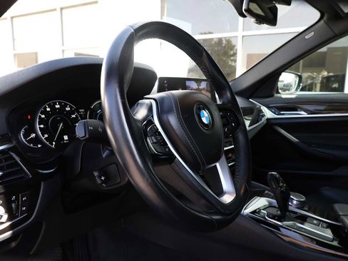 Used 2019 BMW 530e w/ Convenience Package RWD image 15