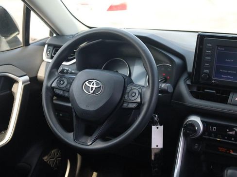 Used 2022 Toyota RAV4 LE AWD/4WD image 21