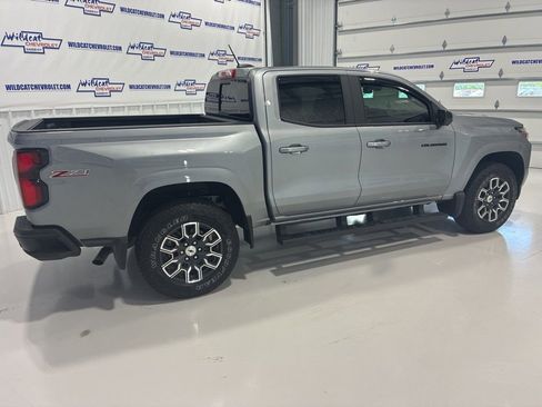Used 2026 Chevrolet Colorado Z71 w/ Technology Package AWD/4WD image 14