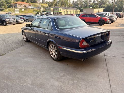 Used 2004 Jaguar XJ8 RWD image 6