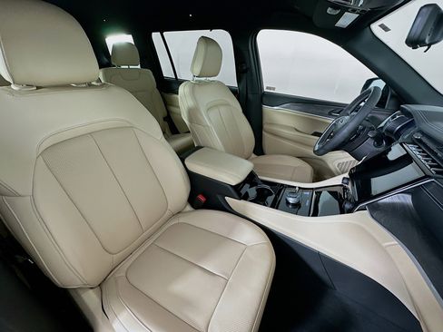 Used 2023 Jeep Grand Cherokee L Limited w/ Luxury Tech Group II image 33