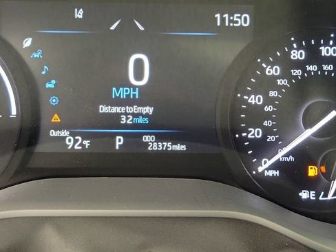 Used 2025 Toyota Sienna XLE FWD image 21