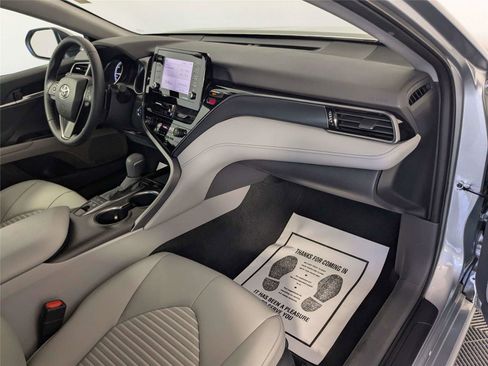 Used 2023 Toyota Camry SE FWD image 29