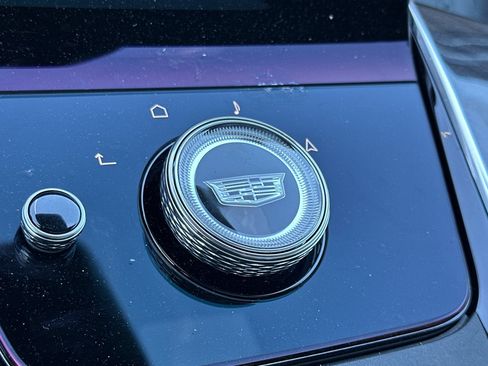 Certified 2026 Cadillac Escalade IQL Sport 2 AWD/4WD image 32
