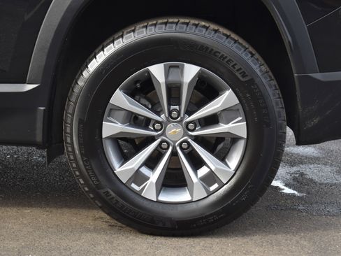 Used 2025 Chevrolet Equinox LT w/ Safety and Technology Package image 36