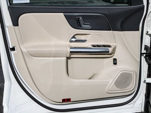 Certified 2025 Mercedes-Benz GLA 250 image 18