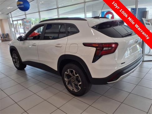 New 2025 Chevrolet Trax LT w/ Driver Confidence Package image 2