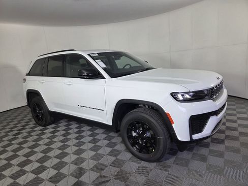 New 2026 Jeep Grand Cherokee Altitude RWD image 3